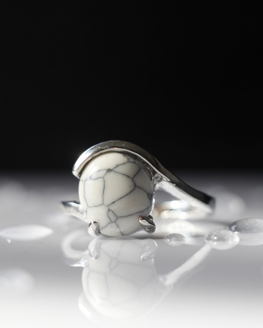Howlite Ring