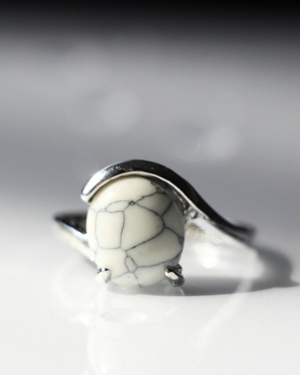 Howlite Ring
