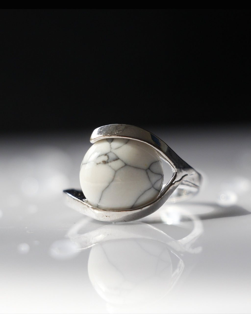 Howlite Embrace Ring