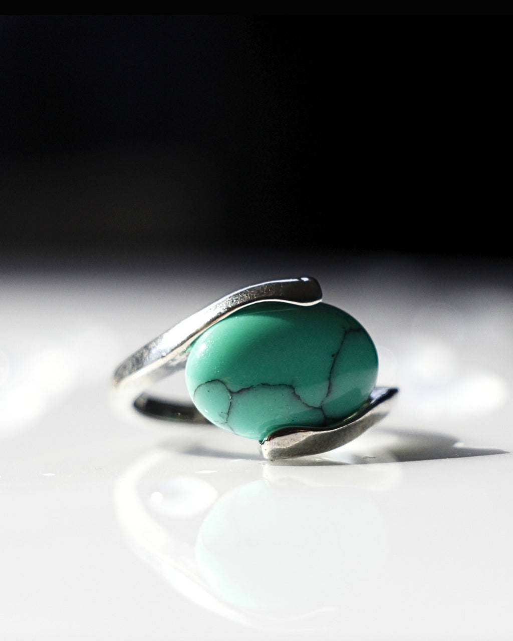 Arizona Howlite Embrace Ring