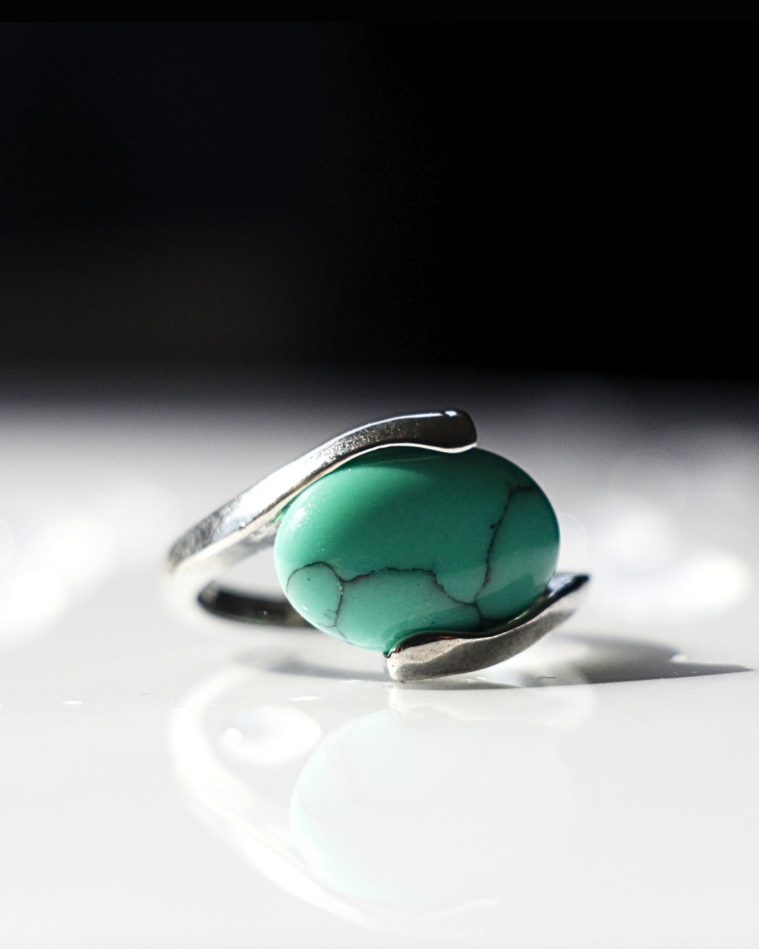 Arizona Howlite Embrace Ring